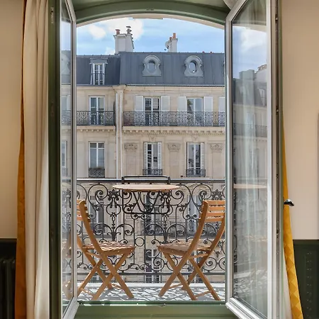 Collection Serviced In Opera - Rue Saint-lazare * París