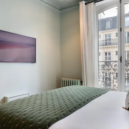 Collection Serviced In Opera - Rue Saint-lazare