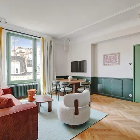 Collection Serviced In Opera - Rue Saint-lazare *